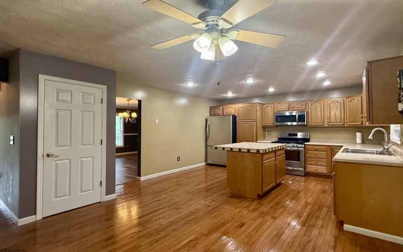 2 Cherrybrooke Lane, Fairmont, West Virginia 26554, 4 Bedroom Bedrooms, 7 Room Rooms,2 BathroomBathrooms,Single Family Detached,For Sale,Cherrybrooke,0,10166693