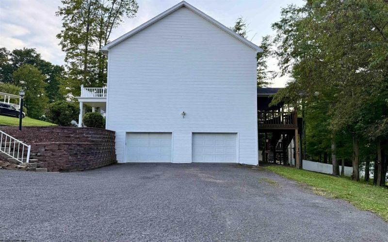 2 Cherrybrooke Lane, Fairmont, West Virginia 26554, 4 Bedroom Bedrooms, 7 Room Rooms,2 BathroomBathrooms,Single Family Detached,For Sale,Cherrybrooke,0,10166693