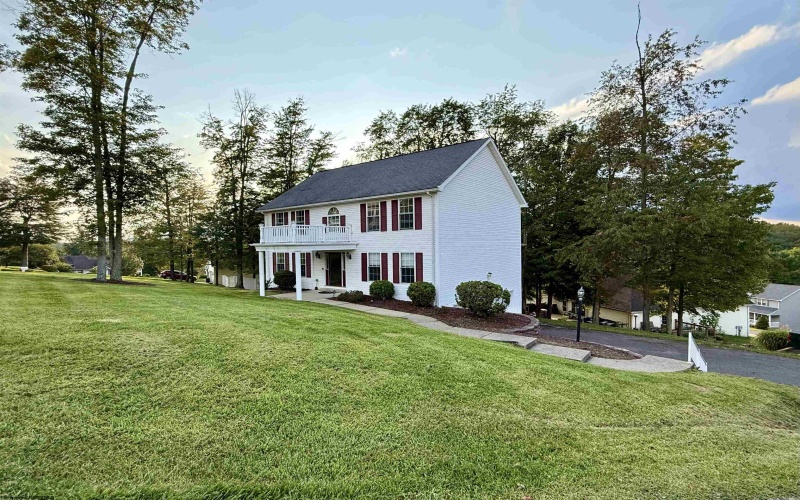2 Cherrybrooke Lane, Fairmont, West Virginia 26554, 4 Bedroom Bedrooms, 7 Room Rooms,2 BathroomBathrooms,Single Family Detached,For Sale,Cherrybrooke,0,10166693