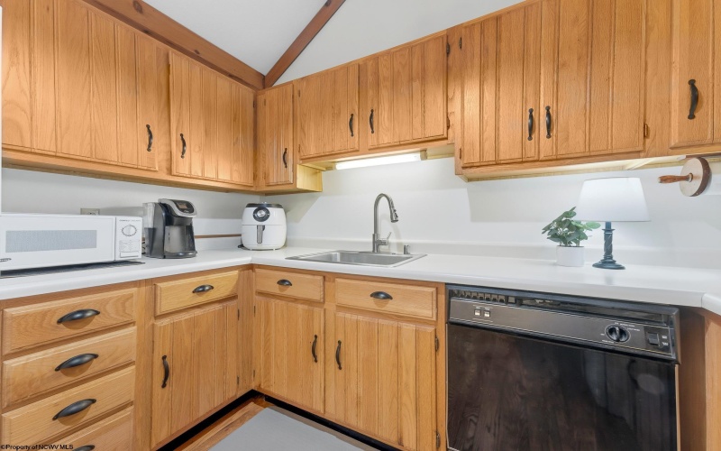 596 Hemlock Circle, Terra Alta, West Virginia 26764, 2 Bedroom Bedrooms, 6 Room Rooms,2 BathroomBathrooms,Single Family Detached,For Sale,Hemlock,0,10166695