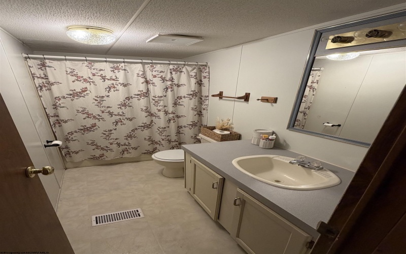 1685 Riffle Creek Road, Huttonsville, West Virginia 26273, 3 Bedroom Bedrooms, 7 Room Rooms,2 BathroomBathrooms,Single Family Detached,For Sale,Riffle Creek,0,10166700