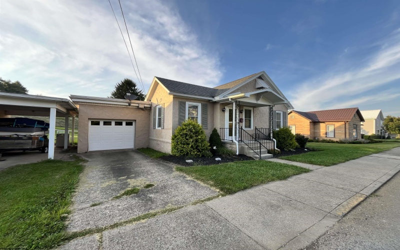55 Lincoln Street, Buckhannon, West Virginia 26201, 3 Bedroom Bedrooms, 7 Room Rooms,2 BathroomBathrooms,Single Family Detached,For Sale,Lincoln,0,10166702