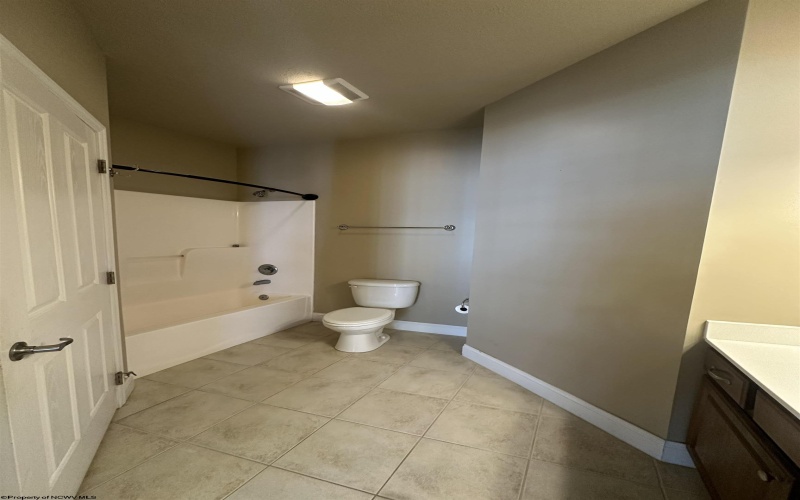 2537 Suncrest Village, Morgantown, West Virginia 26505, 2 Bedroom Bedrooms, 4 Room Rooms,2 BathroomBathrooms,Residential Rentals,For Rent,Suncrest,0,10166696