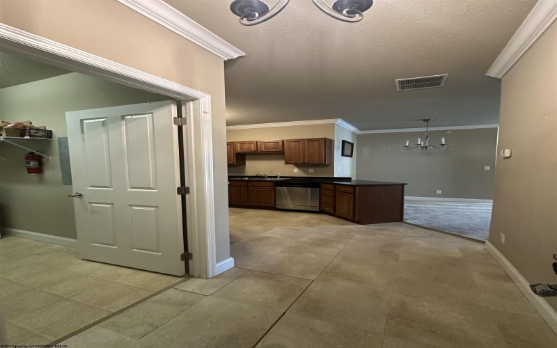 2537 Suncrest Village, Morgantown, West Virginia 26505, 2 Bedroom Bedrooms, 4 Room Rooms,2 BathroomBathrooms,Residential Rentals,For Rent,Suncrest,0,10166696