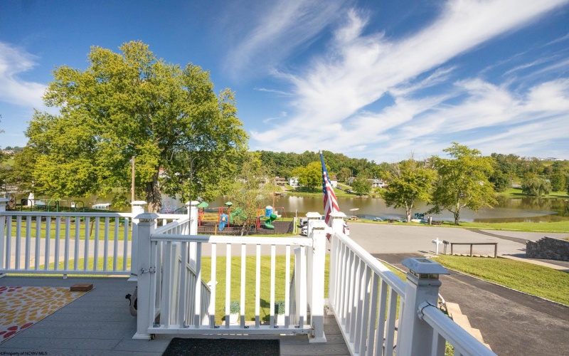 1072 Maple Lake Road, Bridgeport, West Virginia 26330, 3 Bedroom Bedrooms, 10 Room Rooms,2 BathroomBathrooms,Single Family Detached,For Sale,Maple Lake,0,10166719