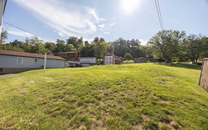 1072 Maple Lake Road, Bridgeport, West Virginia 26330, 3 Bedroom Bedrooms, 10 Room Rooms,2 BathroomBathrooms,Single Family Detached,For Sale,Maple Lake,0,10166719