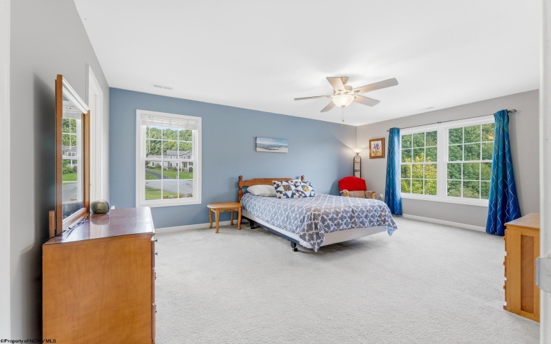 515 Tappan Zee Lane, Morgantown, West Virginia 26508, 4 Bedroom Bedrooms, 8 Room Rooms,2 BathroomBathrooms,Single Family Detached,For Sale,Tappan Zee,0,10166722