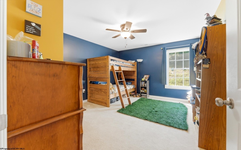 515 Tappan Zee Lane, Morgantown, West Virginia 26508, 4 Bedroom Bedrooms, 8 Room Rooms,2 BathroomBathrooms,Single Family Detached,For Sale,Tappan Zee,0,10166722