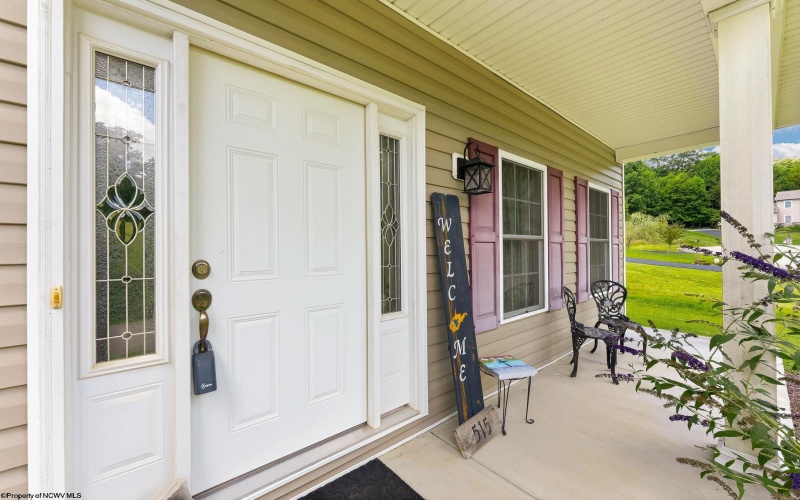 515 Tappan Zee Lane, Morgantown, West Virginia 26508, 4 Bedroom Bedrooms, 8 Room Rooms,2 BathroomBathrooms,Single Family Detached,For Sale,Tappan Zee,0,10166722