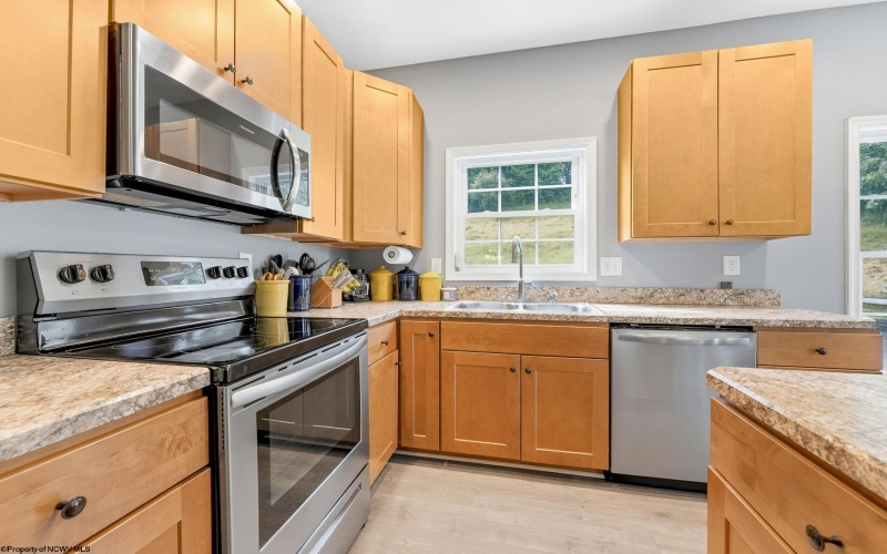 515 Tappan Zee Lane, Morgantown, West Virginia 26508, 4 Bedroom Bedrooms, 8 Room Rooms,2 BathroomBathrooms,Single Family Detached,For Sale,Tappan Zee,0,10166722