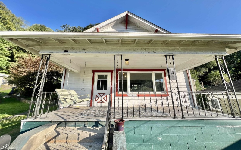 684 Locust Avenue, Weston, West Virginia 26452, 2 Bedroom Bedrooms, 5 Room Rooms,1 BathroomBathrooms,Single Family Detached,For Sale,Locust,0,10166724