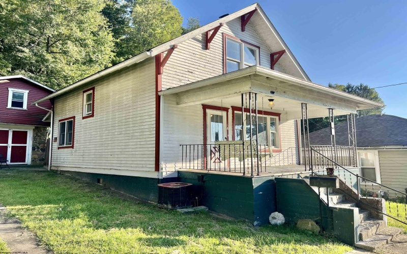 684 Locust Avenue, Weston, West Virginia 26452, 2 Bedroom Bedrooms, 5 Room Rooms,1 BathroomBathrooms,Single Family Detached,For Sale,Locust,0,10166724