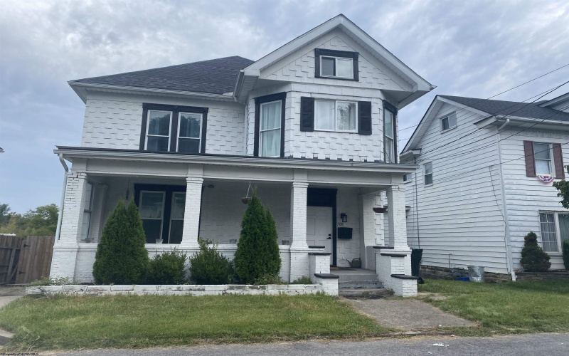 708 Mulberry Avenue, Clarksburg, West Virginia 26301, 5 Bedroom Bedrooms, 10 Room Rooms,2 BathroomBathrooms,Single Family Detached,For Sale,Mulberry,0,10166726