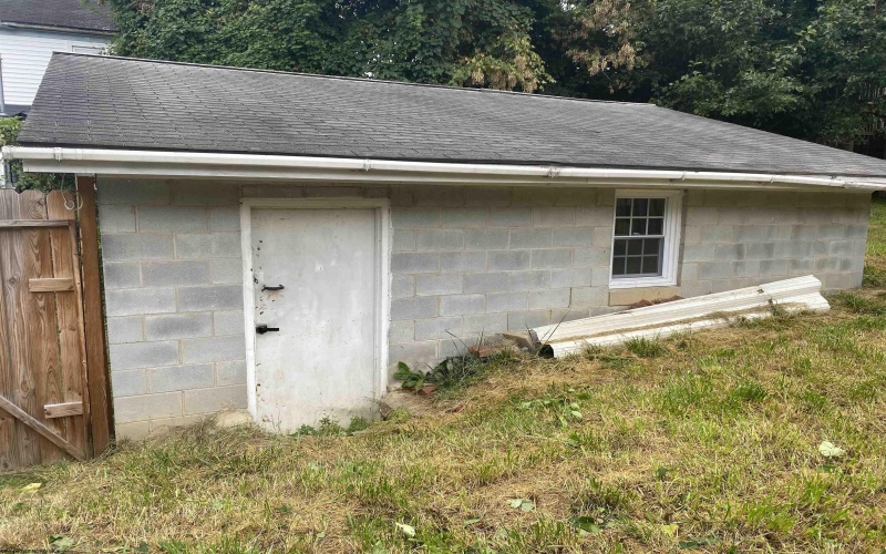 708 Mulberry Avenue, Clarksburg, West Virginia 26301, 5 Bedroom Bedrooms, 10 Room Rooms,2 BathroomBathrooms,Single Family Detached,For Sale,Mulberry,0,10166726