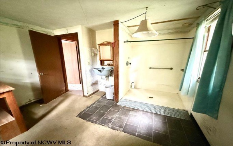 28 Grove Avenue, Reedsville, West Virginia 26547, 2 Bedroom Bedrooms, 7 Room Rooms,1 BathroomBathrooms,Single Family Detached,For Sale,Grove,0,10166730