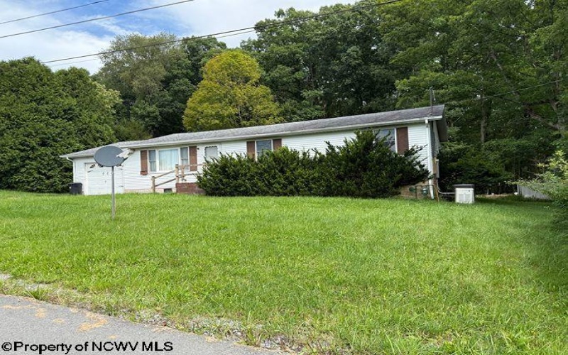 28 Grove Avenue, Reedsville, West Virginia 26547, 2 Bedroom Bedrooms, 7 Room Rooms,1 BathroomBathrooms,Single Family Detached,For Sale,Grove,0,10166730