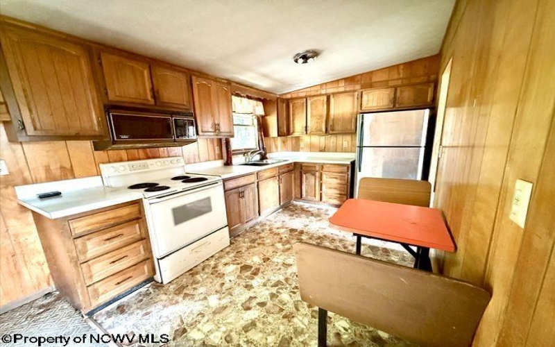 28 Grove Avenue, Reedsville, West Virginia 26547, 2 Bedroom Bedrooms, 7 Room Rooms,1 BathroomBathrooms,Single Family Detached,For Sale,Grove,0,10166730