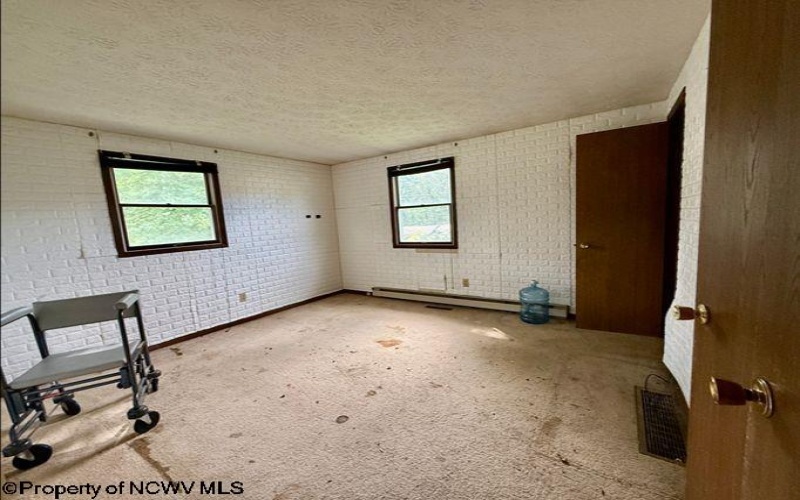 28 Grove Avenue, Reedsville, West Virginia 26547, 2 Bedroom Bedrooms, 7 Room Rooms,1 BathroomBathrooms,Single Family Detached,For Sale,Grove,0,10166730