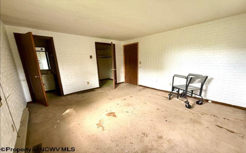 28 Grove Avenue, Reedsville, West Virginia 26547, 2 Bedroom Bedrooms, 7 Room Rooms,1 BathroomBathrooms,Single Family Detached,For Sale,Grove,0,10166730