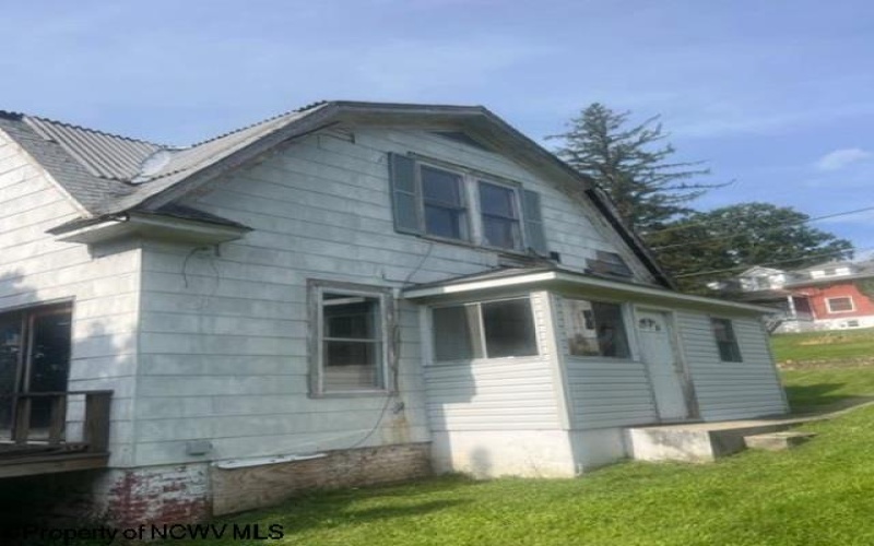601 PEARL Street, Bluefield, West Virginia 24701, 3 Bedroom Bedrooms, 6 Room Rooms,1 BathroomBathrooms,Single Family Detached,For Sale,PEARL,0,10166734