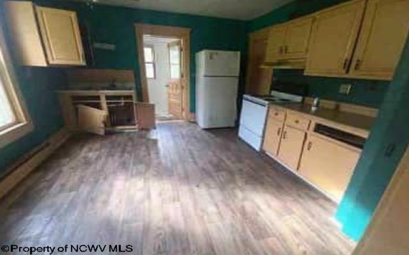 601 PEARL Street, Bluefield, West Virginia 24701, 3 Bedroom Bedrooms, 6 Room Rooms,1 BathroomBathrooms,Single Family Detached,For Sale,PEARL,0,10166734