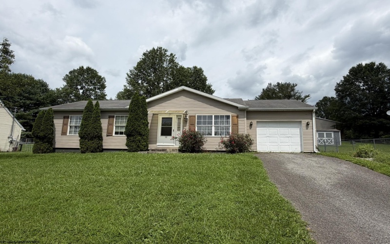 79 Fairfax Drive, Bridgeport, West Virginia 26330, 3 Bedroom Bedrooms, 6 Room Rooms,1 BathroomBathrooms,Single Family Detached,For Sale,Fairfax,0,10166733