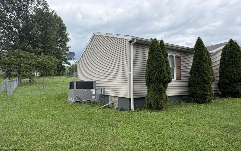 79 Fairfax Drive, Bridgeport, West Virginia 26330, 3 Bedroom Bedrooms, 6 Room Rooms,1 BathroomBathrooms,Single Family Detached,For Sale,Fairfax,0,10166733