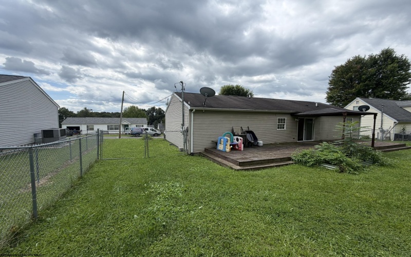 79 Fairfax Drive, Bridgeport, West Virginia 26330, 3 Bedroom Bedrooms, 6 Room Rooms,1 BathroomBathrooms,Single Family Detached,For Sale,Fairfax,0,10166733