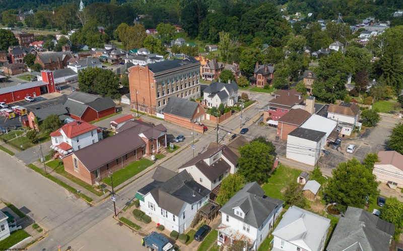 121 4th Street, Weston, West Virginia 26452, 3 Bedroom Bedrooms, 7 Room Rooms,2 BathroomBathrooms,Single Family Detached,For Sale,4th,0,10166731