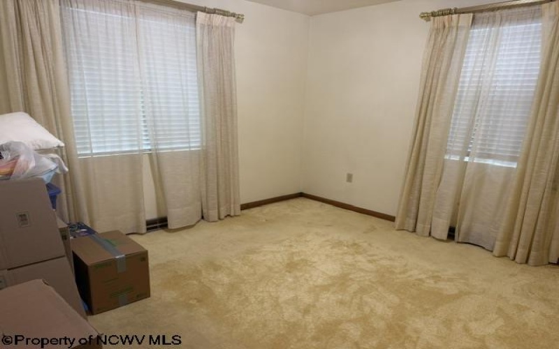 952 Main Street, Philippi, West Virginia 26416, 2 Bedroom Bedrooms, 7 Room Rooms,2 BathroomBathrooms,Single Family Detached,For Sale,Main,0,10166750