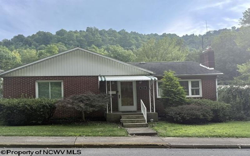 952 Main Street, Philippi, West Virginia 26416, 2 Bedroom Bedrooms, 7 Room Rooms,2 BathroomBathrooms,Single Family Detached,For Sale,Main,0,10166750