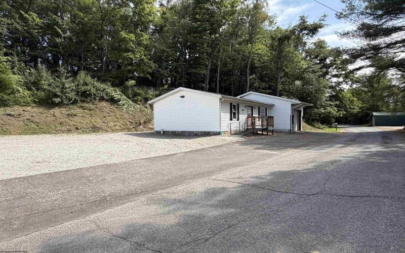 29 Ruby Drive, White Hall, West Virginia 26554, 0 , 0 ,0,Commercial (lease),For Rent,Ruby,0,10166746