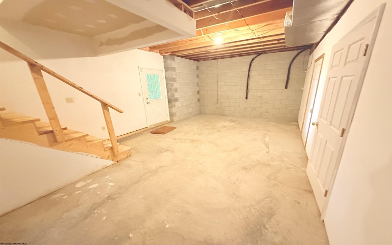 23 Overlook Drive, Mount Clare, West Virginia 26408, 5 Bedroom Bedrooms, 10 Room Rooms,3 BathroomBathrooms,Single Family Detached,For Sale,Overlook,0,10166749