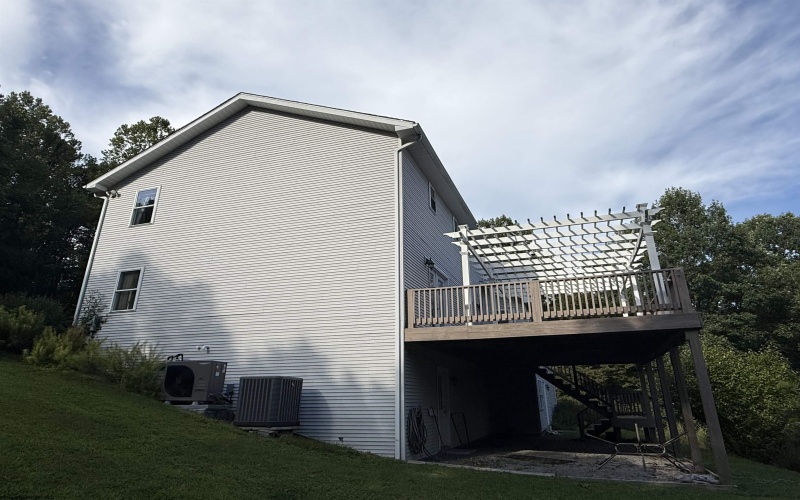 23 Overlook Drive, Mount Clare, West Virginia 26408, 5 Bedroom Bedrooms, 10 Room Rooms,3 BathroomBathrooms,Single Family Detached,For Sale,Overlook,0,10166749