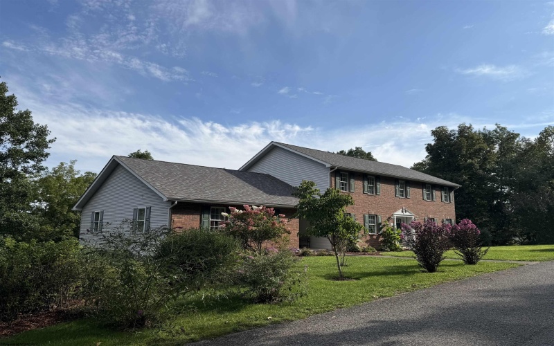 23 Overlook Drive, Mount Clare, West Virginia 26408, 5 Bedroom Bedrooms, 10 Room Rooms,3 BathroomBathrooms,Single Family Detached,For Sale,Overlook,0,10166749