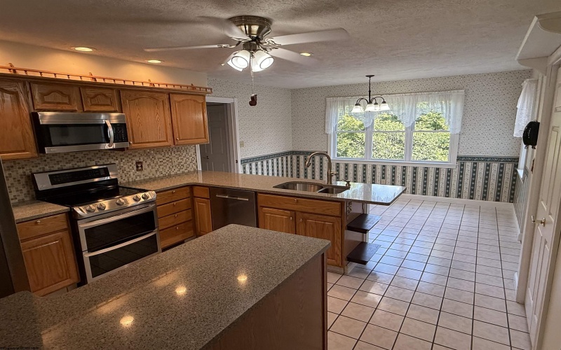 23 Overlook Drive, Mount Clare, West Virginia 26408, 5 Bedroom Bedrooms, 10 Room Rooms,3 BathroomBathrooms,Single Family Detached,For Sale,Overlook,0,10166749