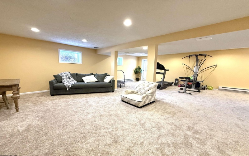 280 Deerfield Circle, Kingwood, West Virginia 26537, 4 Bedroom Bedrooms, 12 Room Rooms,3 BathroomBathrooms,Single Family Detached,For Sale,Deerfield,0,10163344