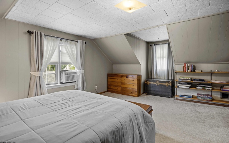 1329 Sabraton Avenue, Morgantown, West Virginia 26505, 4 Bedroom Bedrooms, 9 Room Rooms,2 BathroomBathrooms,Single Family Detached,For Sale,Sabraton,0,10166737