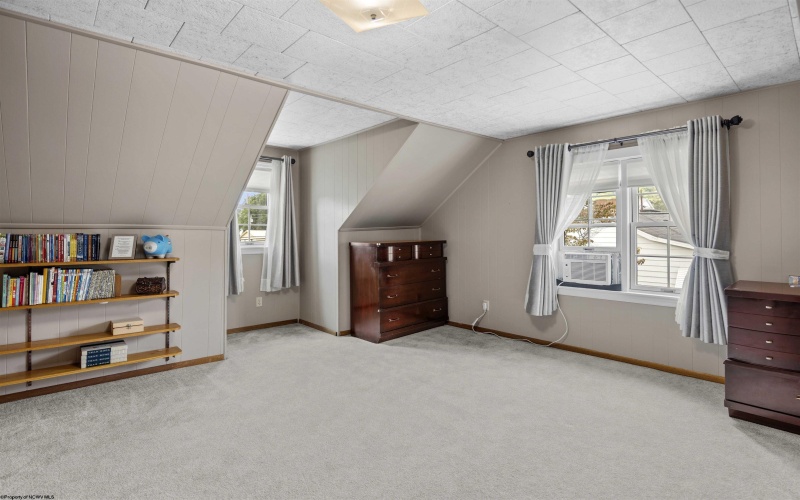 1329 Sabraton Avenue, Morgantown, West Virginia 26505, 4 Bedroom Bedrooms, 9 Room Rooms,2 BathroomBathrooms,Single Family Detached,For Sale,Sabraton,0,10166737