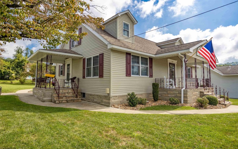 1329 Sabraton Avenue, Morgantown, West Virginia 26505, 4 Bedroom Bedrooms, 9 Room Rooms,2 BathroomBathrooms,Single Family Detached,For Sale,Sabraton,0,10166737