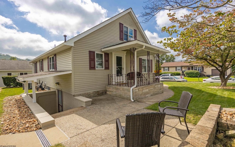1329 Sabraton Avenue, Morgantown, West Virginia 26505, 4 Bedroom Bedrooms, 9 Room Rooms,2 BathroomBathrooms,Single Family Detached,For Sale,Sabraton,0,10166737