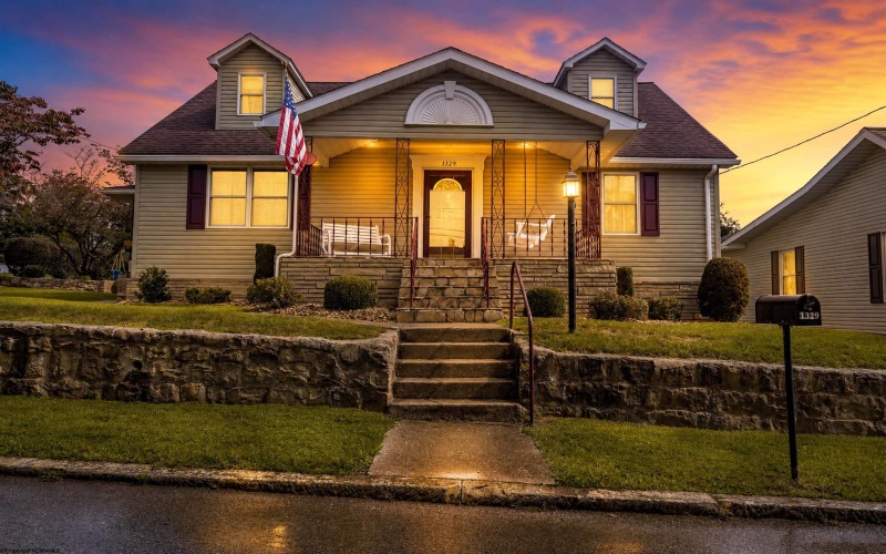 1329 Sabraton Avenue, Morgantown, West Virginia 26505, 4 Bedroom Bedrooms, 9 Room Rooms,2 BathroomBathrooms,Single Family Detached,For Sale,Sabraton,0,10166737