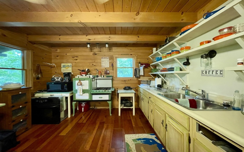 1161 Clover Fork Road, Orlando, West Virginia 26412, 2 Bedroom Bedrooms, 5 Room Rooms,2 BathroomBathrooms,Single Family Detached,For Sale,Clover Fork,0,10166748