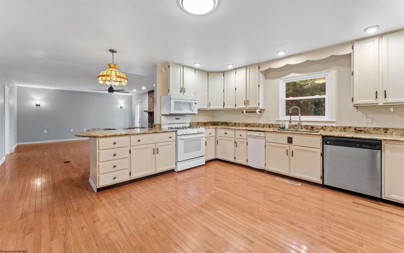 5 Brittany Oaks Drive, Fairmont, West Virginia 26554, 3 Bedroom Bedrooms, 11 Room Rooms,3 BathroomBathrooms,Single Family Detached,For Sale,Brittany Oaks,0,10166740