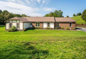 5 Brittany Oaks Drive, Fairmont, West Virginia 26554, 3 Bedroom Bedrooms, 11 Room Rooms,3 BathroomBathrooms,Single Family Detached,For Sale,Brittany Oaks,0,10166740