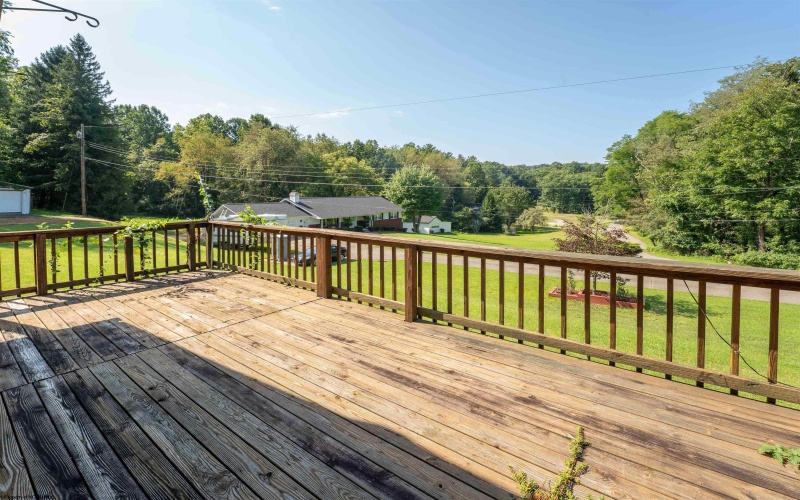 5 Brittany Oaks Drive, Fairmont, West Virginia 26554, 3 Bedroom Bedrooms, 11 Room Rooms,3 BathroomBathrooms,Single Family Detached,For Sale,Brittany Oaks,0,10166740