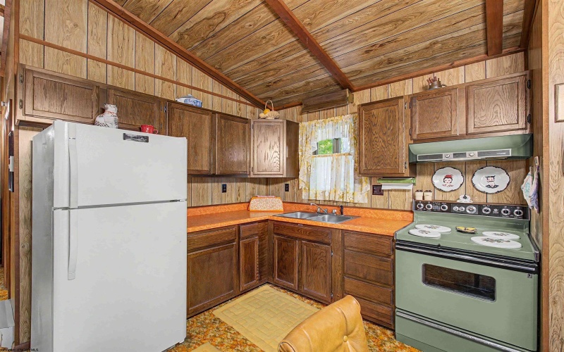 236 Pine Drive, Terra Alta, West Virginia 26764, 2 Bedroom Bedrooms, 8 Room Rooms,2 BathroomBathrooms,Single Family Detached,For Sale,Pine,0,10166744