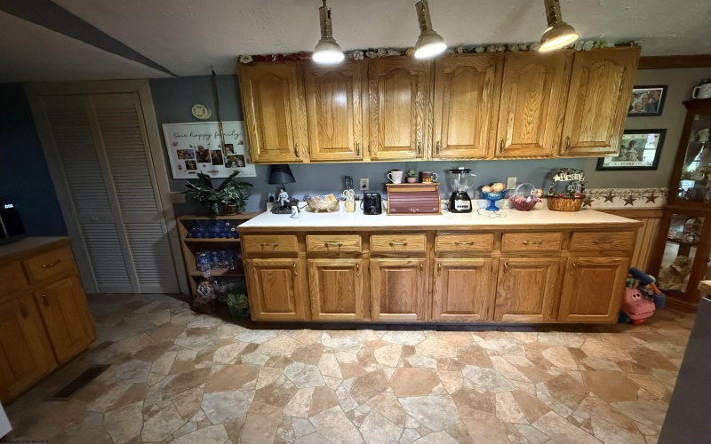 38 Shimier Place, Mill Creek, West Virginia 26280, 3 Bedroom Bedrooms, 9 Room Rooms,2 BathroomBathrooms,Single Family Detached,For Sale,Shimier,0,10166743