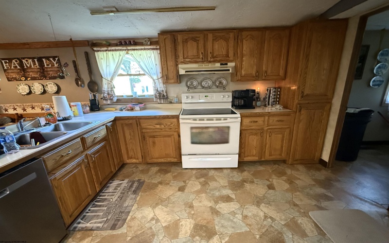 38 Shimier Place, Mill Creek, West Virginia 26280, 3 Bedroom Bedrooms, 9 Room Rooms,2 BathroomBathrooms,Single Family Detached,For Sale,Shimier,0,10166743