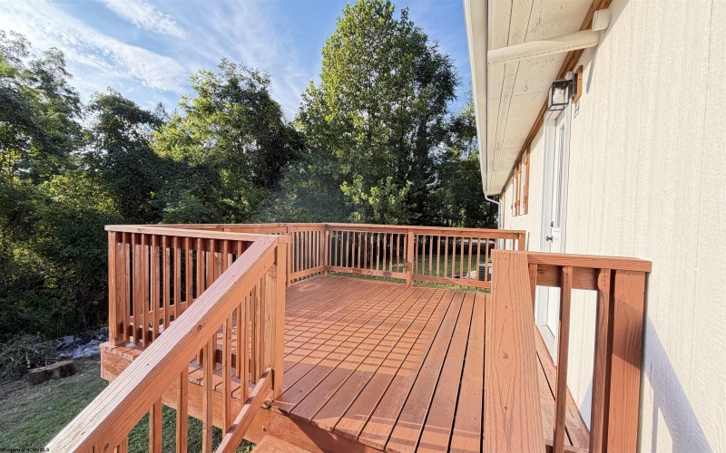 5263 woodland Drive, Clarksburg, West Virginia 26301-9336, 4 Bedroom Bedrooms, 7 Room Rooms,2 BathroomBathrooms,Single Family Detached,For Sale,woodland,0,10166751